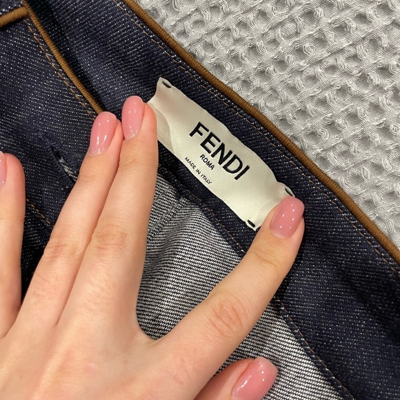 🔥SEND OFFERS🔥 Authentic Fendi Jeans - Picture 7 of 10